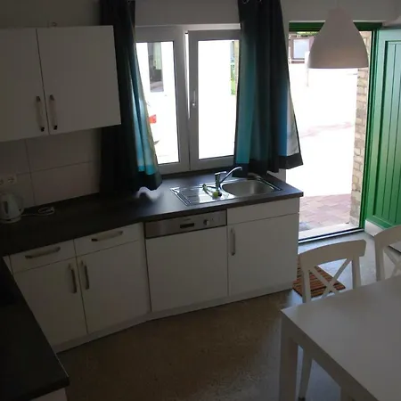 Remise Am Schlosspark * シュヴィーローゼー